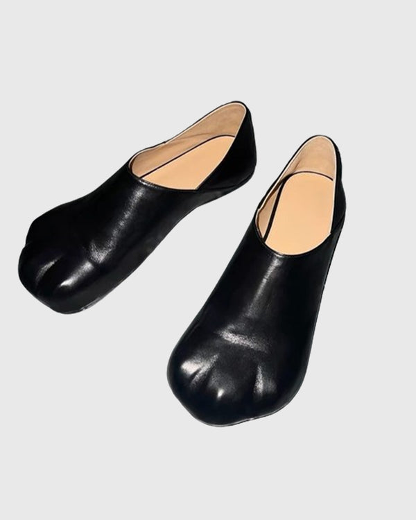 Benigna Cat Claws Leather Flats In Black