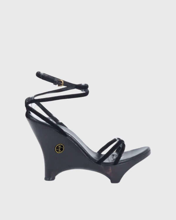 Daryl Sculptural Wedge Heels In Black