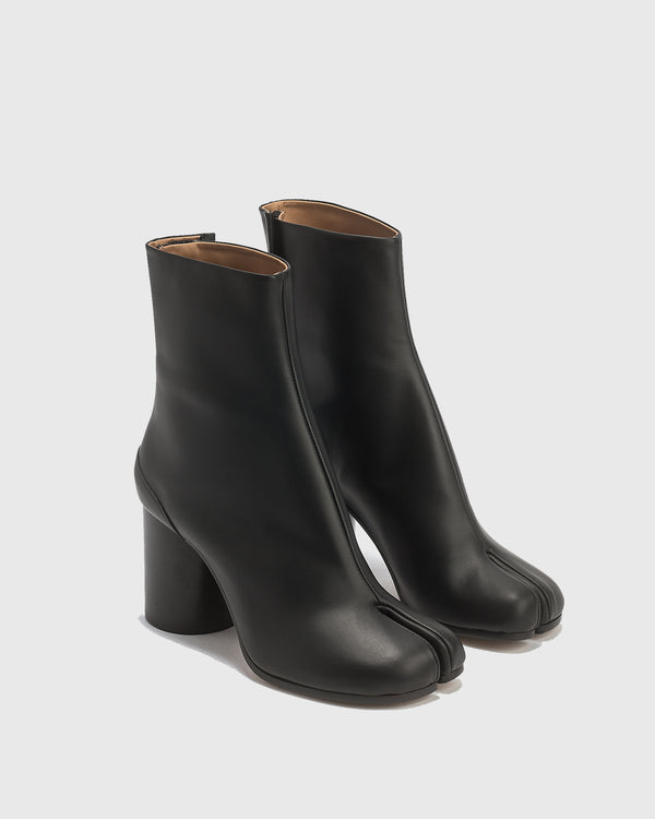 Fiore Tabi Ankle Boots In Black