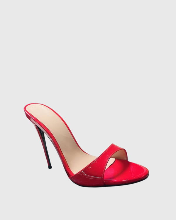 Jolie Patent Leather Slippers In Red
