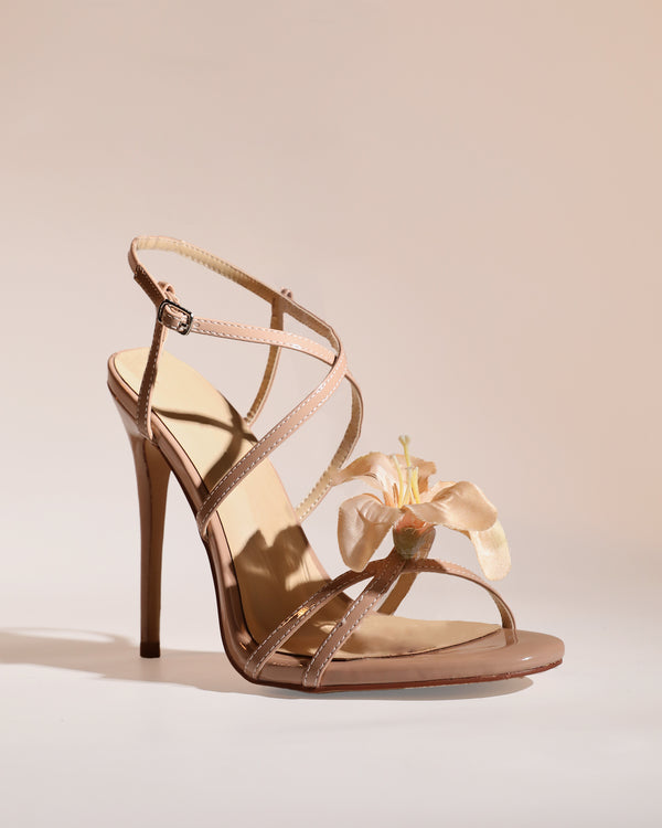 Maurizia Flower Cross Strap Sandals In Beige