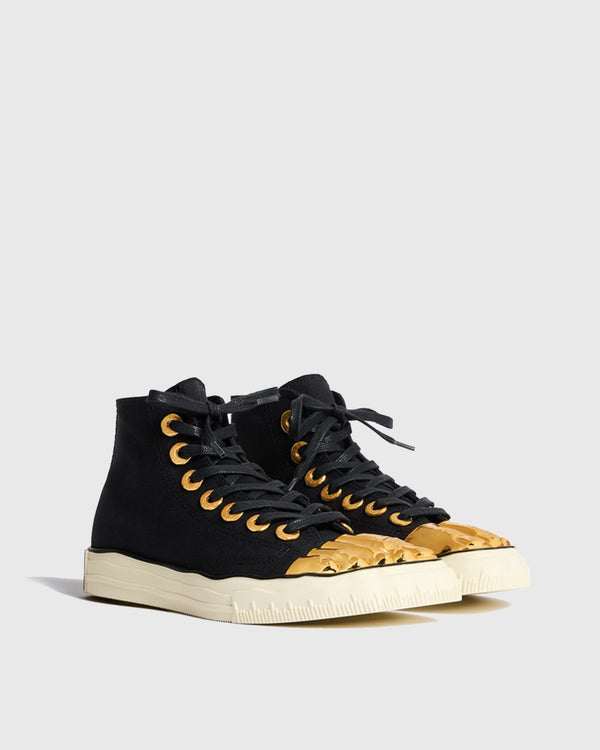 Vanda Gold Toe Sneaker In Black